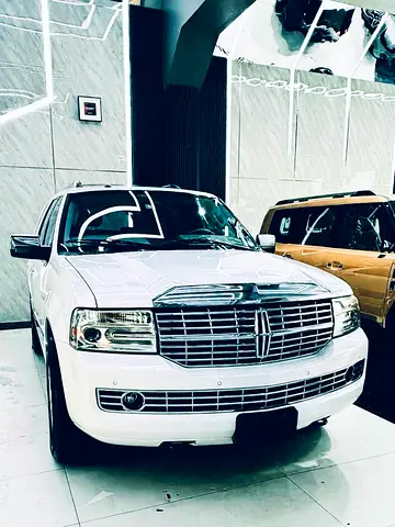 صورة 3 لـ 2014 Lincoln NAVIGATOR