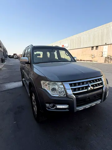 2018 Mitsubishi Pajero GLS GCC Specs