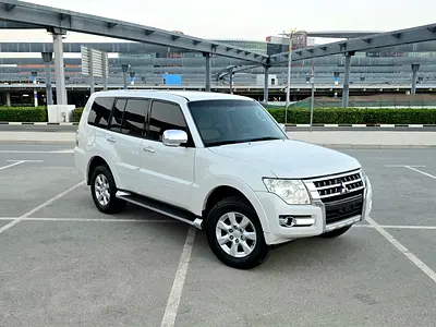 Mitsubishi Pajero 2017 GLS GCC Specifications ( Low Mileage - Single Owner )