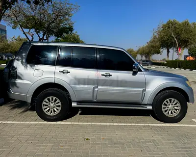 Mitsubishi Pajero 2015 GLS Single Owner Medium Line GCC Specs