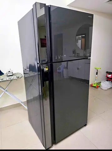 Hitachi Top Freezer Refrigerator - 2-Door, Black Glass, Good Condition 610L