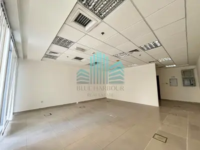 AVAILABLE ON OCTOBER | WELL MAINTAINED BUILDING | BACKSIDE MOE