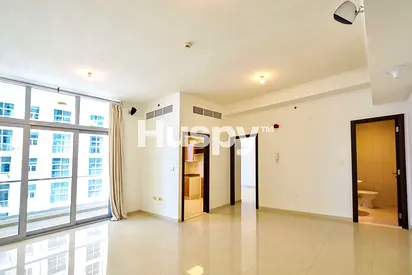 Vacant | Mid Floor | Closed Kitchen