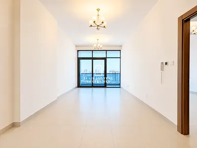 MOVE-IN READY APARTMENT | BRIGHT & MODERN