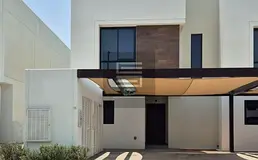 VACANT ON DEC 25 | SINGLE ROW | 2-BR+MAID TOWNHOME