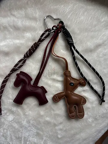 Leather horse charm keychain set (brown & maroon) with lanyard
