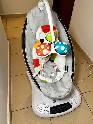 Mamaroo swinger- baby chair
