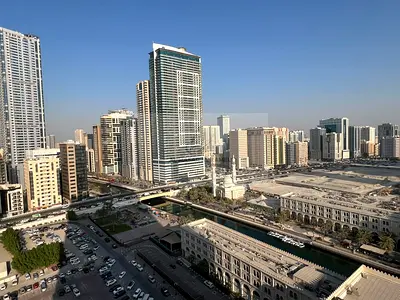 شقة جديدة تاني ساكن | 2 بلكونة بإطلالات مفتوحة | غرفة ماستر | حمامان | جيم ومسبح وتكييف وصيانة مجانًا | 4 دفعات