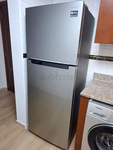Samsung Top medium size Freezer  Refrigerator - Silver, Good Condition