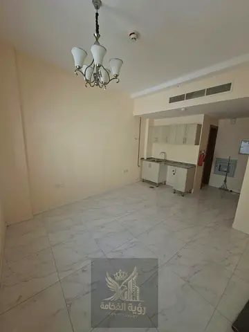استديو للإيجار السنوي في الشارقة – البوطينة** استديو مميز في منطقة البوطينة، تاني ساكن، بتكييف مركزي وغاز مركزي، مع