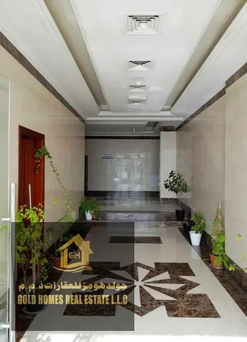 Opportunity to own a residential building in a strategic location on the corner of two streets with a consistent and excellent rental income.