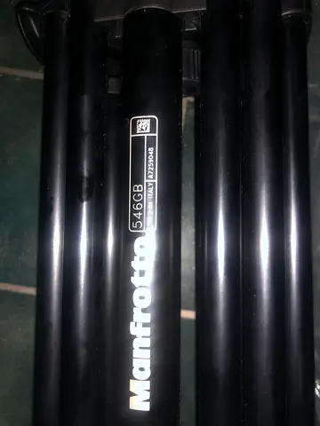 Manfrotto 546B MVH502A Professional Tripod new