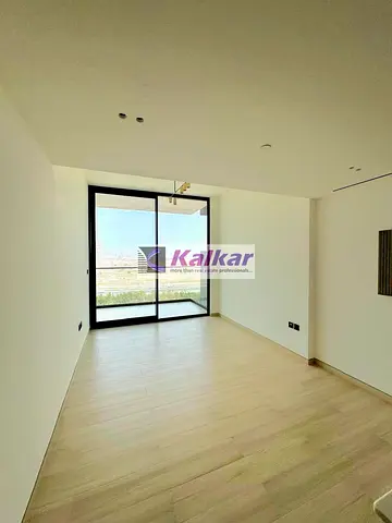 Spacious 1 BR | Mid Floor | Getting Vacant
