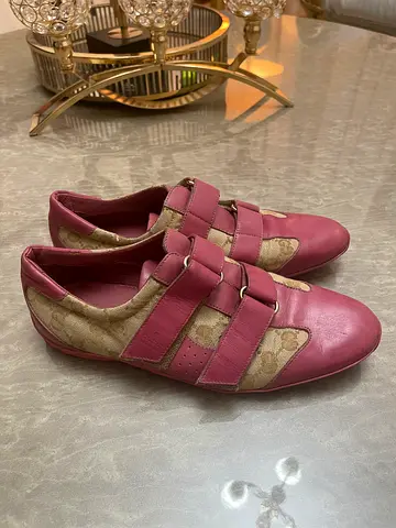 AUTHENTIC GUCCI LEATHER SHOE.. SIZE 38.5 - 39