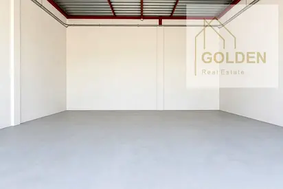 2مستودع منفصل علي شارع رئيسي /26 كيلو وات / مجهز بمكتب