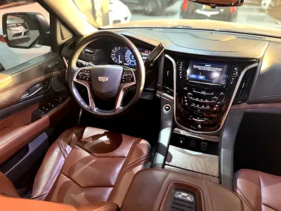 2018 Cadillac ESCALADE — фото 10