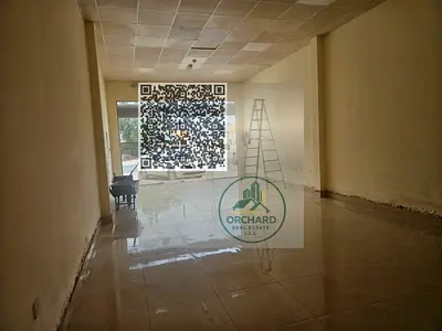 **معرض تجاري كبير للإيجار**