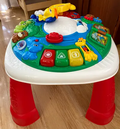 Interactive play table