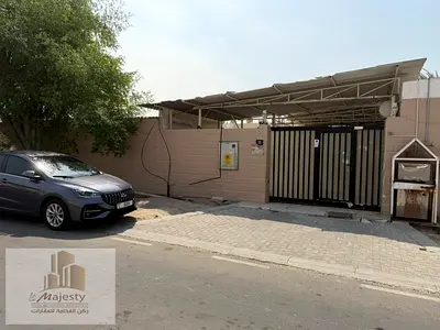 فرصة مميزة للسكن والاستثمار بيت للبيع في منطقة المرقاب بمساحة أرض واسعة وتصميم يوفر مساحات تناسب العائلات يتكون من غرفتا نوم ماستر وصالة واسعه وملحق