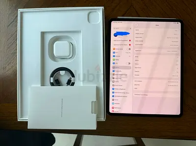 iPad Pro 13-inch (with box and charger) - Good condition, M5 1TB Wifi Apple Care+ 13.02.2028