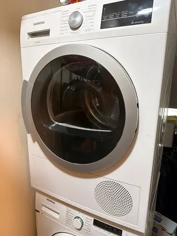 Siemens front-load dryer in good working condition self cleaning