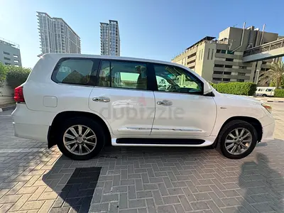 2010 Lexus LX 570 Luxury GCC Specs