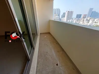غرفة وصالة للإيجار السنوي في الراشدية 3 مع تكييف مجاني وبلكونة