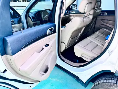 2019 JEEP GRAND CHEROKEE photo 10