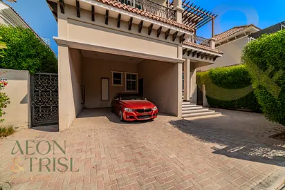 Luxury 5 Bed with Pool Custom Build