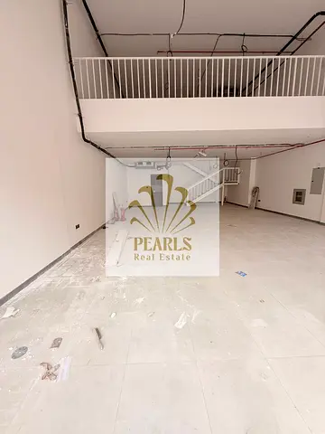1500 sqft shop with mezzanine for rent in high-density area: ideal for all activities, immediate takeover, best price, contact: