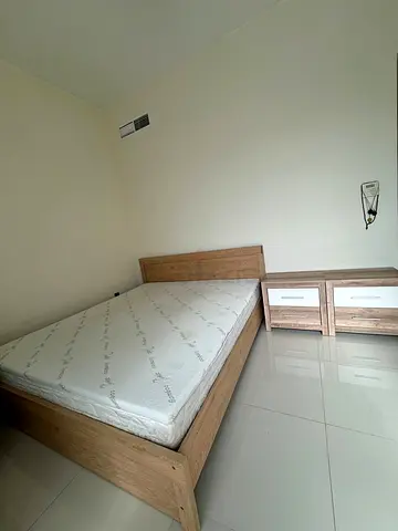 URGENT King Size Bed Set (180 × 200 cm) + Mattress & 2 Bedside Tables