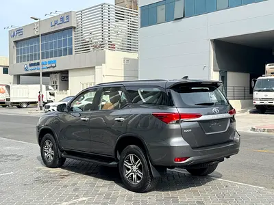 2022 Toyota FORTUNER — миниатюра 13
