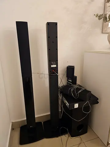 LG LHD645-DB, an all-in-one 5.1-channel DVD Home Cinema System