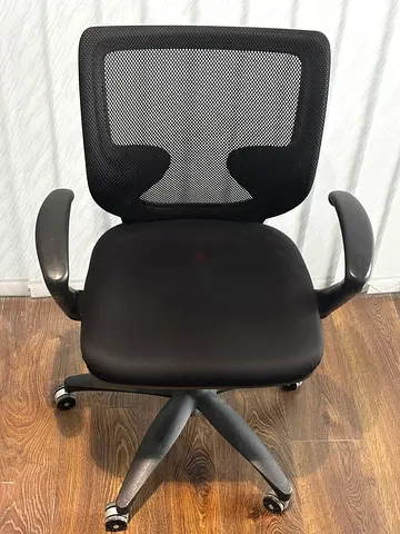 Black Mesh Ergonomic Office Chair with Armrests and Wheels