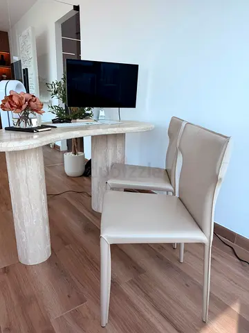 Set of 2 White Leather Chairs - Modern Design