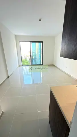 Studio with Bathtub & Laundry Closet | Pool-Facing Balcony | Uptown Al Zahia