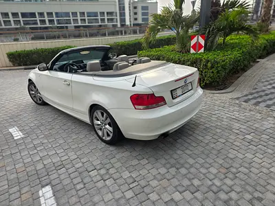 2009 BMW 1-SERIES 照片 3