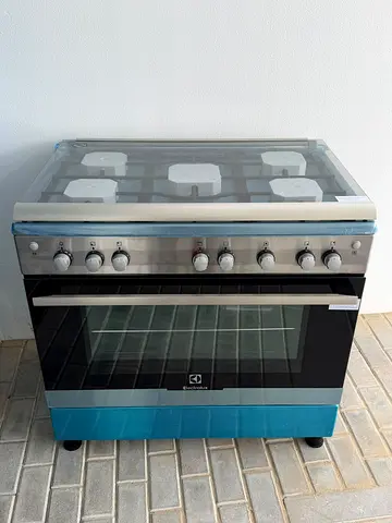 Electrolux 90cm full gas cooker Brand new never Used