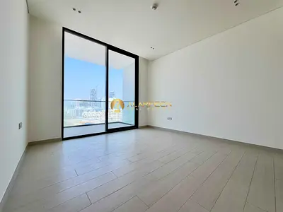 Park View | Kitchen Appliances | Bright Layout