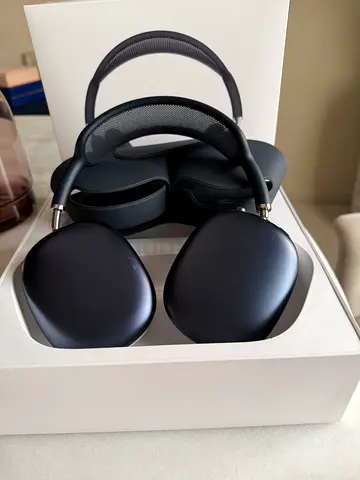 Apple AirPods Max 2 Midnight TDRA 2Year Apple care+ warranty 1550 Dhs.