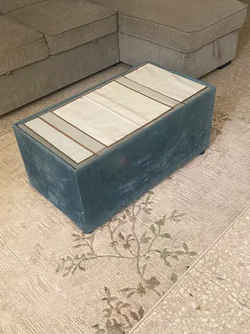 Tea / coffee table