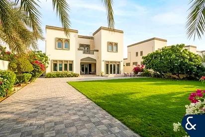Big Garden | Double Garage | Close to Parks