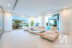Stunning 5BR | Skyline Views | Fully Upgraded
