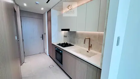 Smart Studio Living with Convenient City Connectiv
