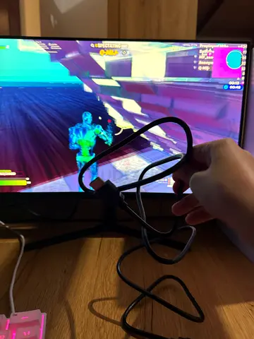 Monitor for 350 includes with a hdmi cable with 120 hertz and 21 inch