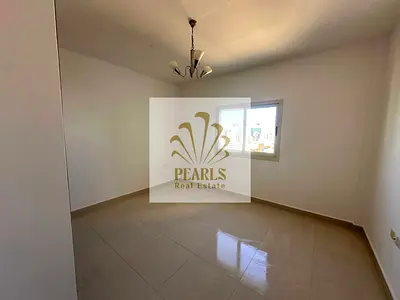 شقة غرفة وصالة للإيجار السنوي في النعيمية 1 بعجمان، بالقرب من شارع الاتحاد وخلف جفت واي وقريبة من أسواق الإمارات، مع بلكونة بإطلالة مفتوحة، بسعر 34,00