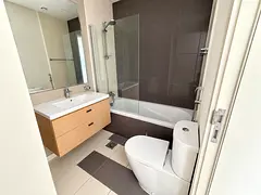 Biggest Living Room | Closed Kitchen | Ubi/R2M Layout