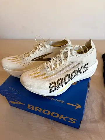 Brooks Hyperion elite V6 men’s