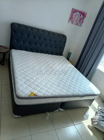 King size American be with mattress ready for sell