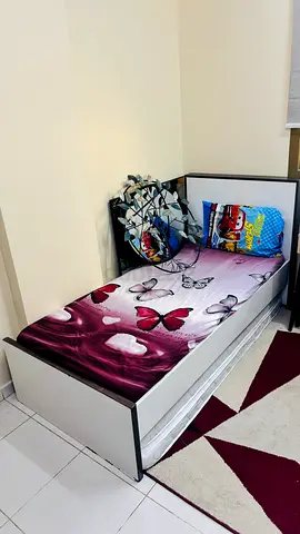 Single bed (02 Nos)